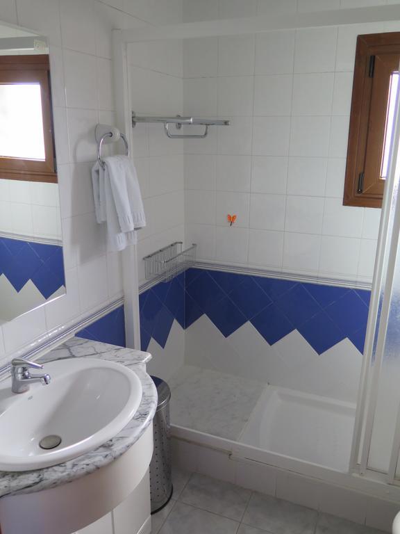 Apartaments El Ribal Valencia D'Aneu Exterior photo